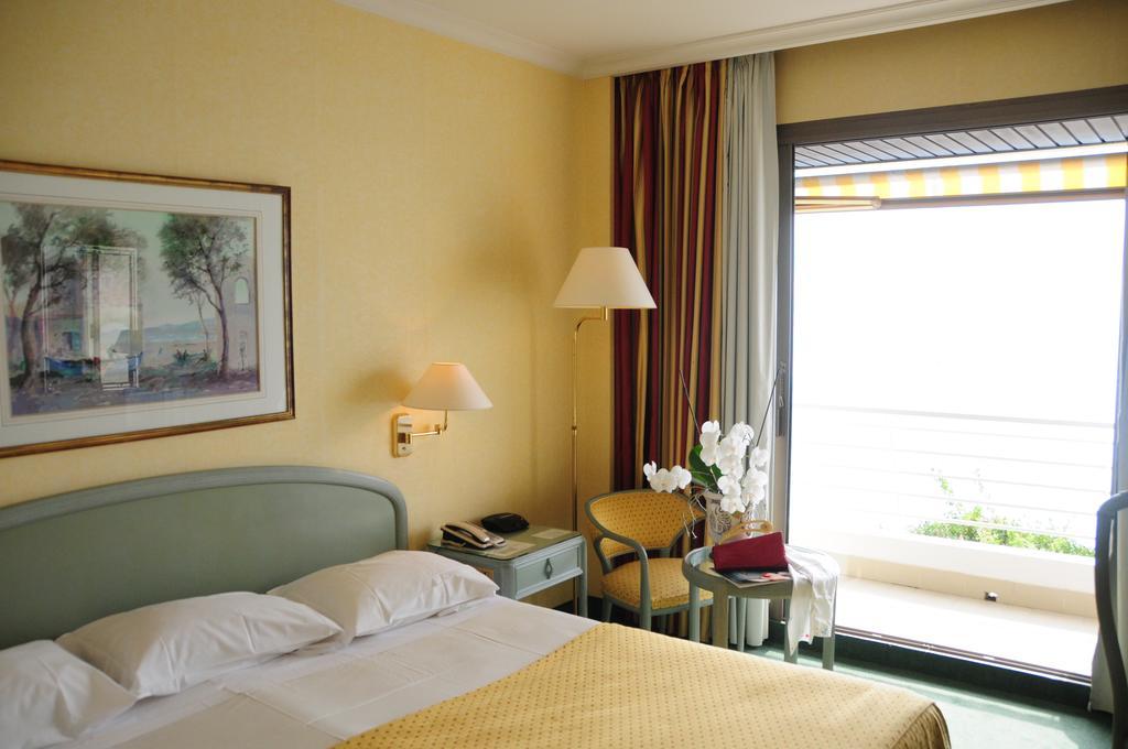 Vista Palace Hotel&Beach Resort - Monte Carlo View Roquebrune-Cap-Martin Rum bild
